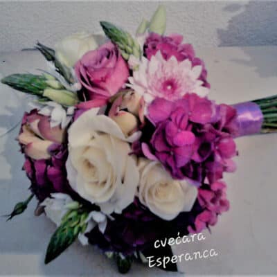 Bidermajer – Hortenzija, ruža, ornitogalum, hrizantema, dekoracija