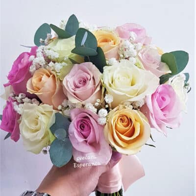 Bidermajer – Ruže, eukaliptus, gipsofila, dekoracija