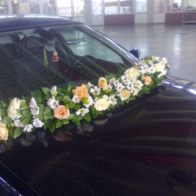 Dekoracija automobila: ruža, margareta, kerimt, zelenilo – 16
