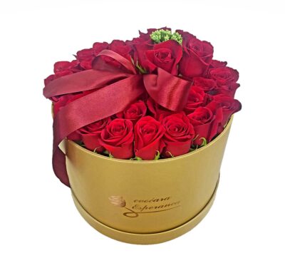 sifra 133 box of flowers ruze u kutiji 745 Cvećara Esperanca