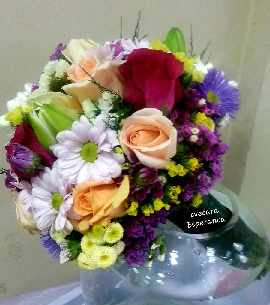 Bidermajer - Ruža, hrizantema, ljiljan, poljsko cveće - u sezoni