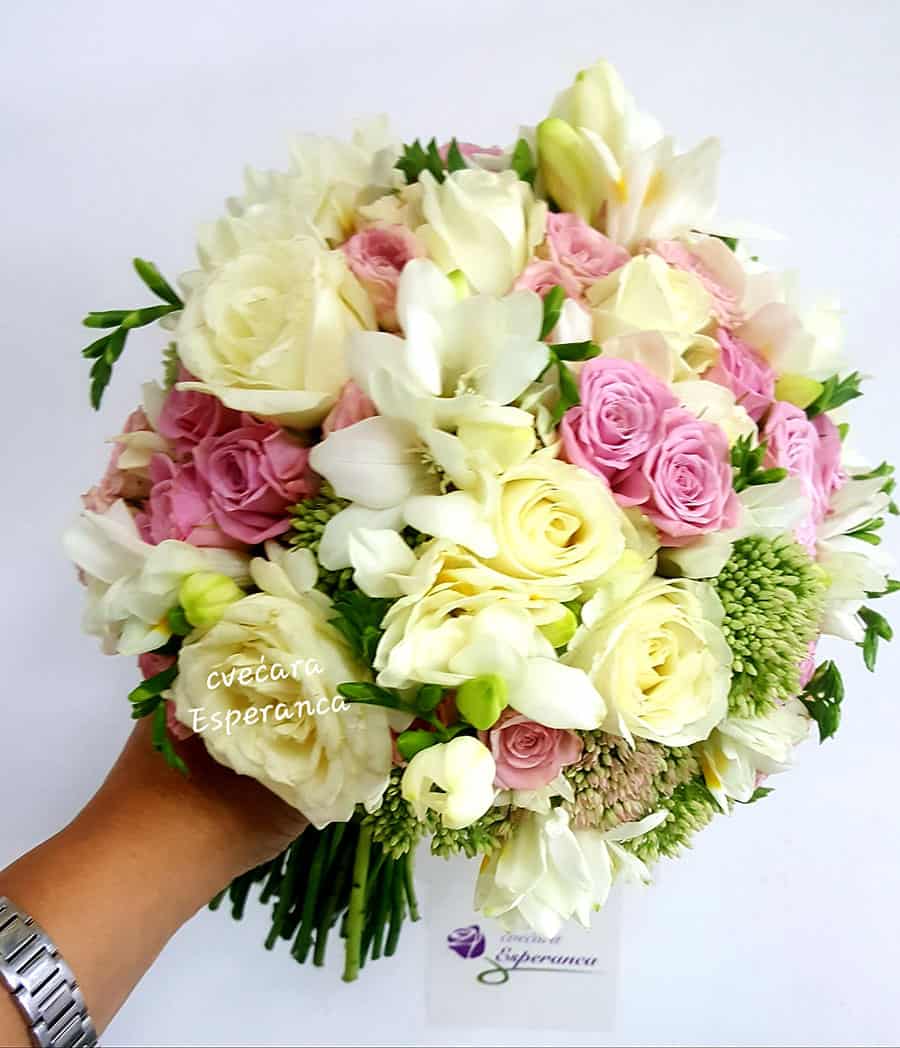 Bidermajer - Ruže, frezija, mini ruža, debela koka, dekoracija