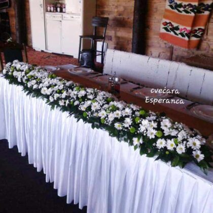 Ikebana za mladenački sto