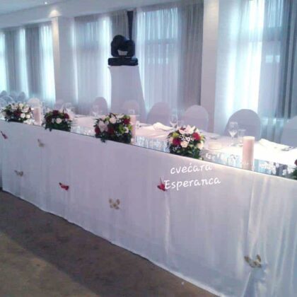 Ikebana za mladenački sto