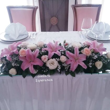 Ikebana za mladenački sto